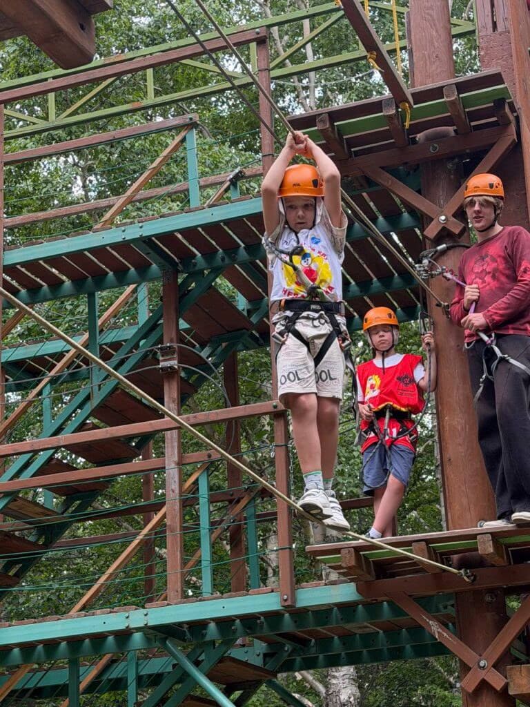 Лето, которое растит чемпионов: как проходят спортивные смены в клубе «Неваляшка»